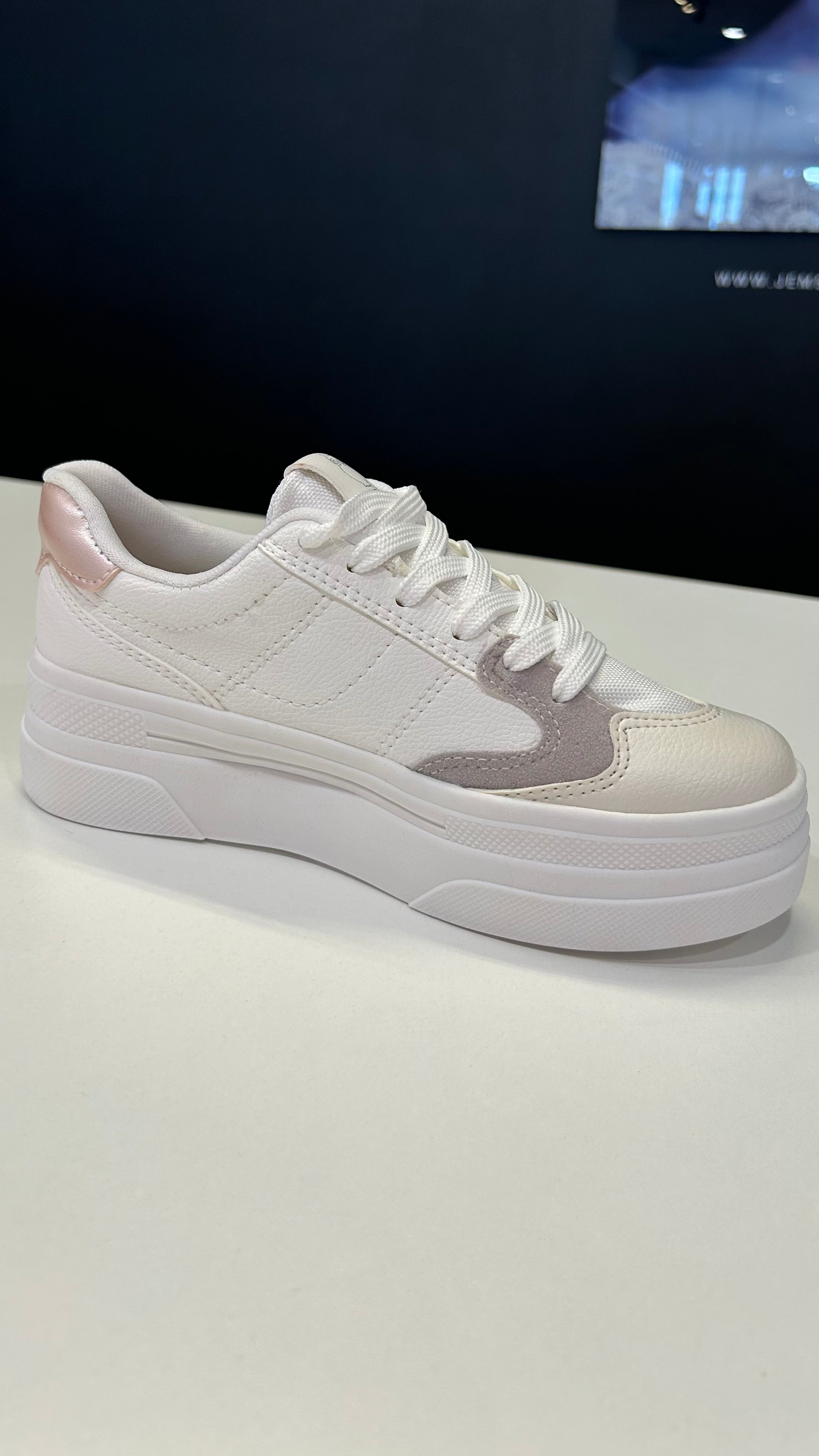 Tenis blanco 1