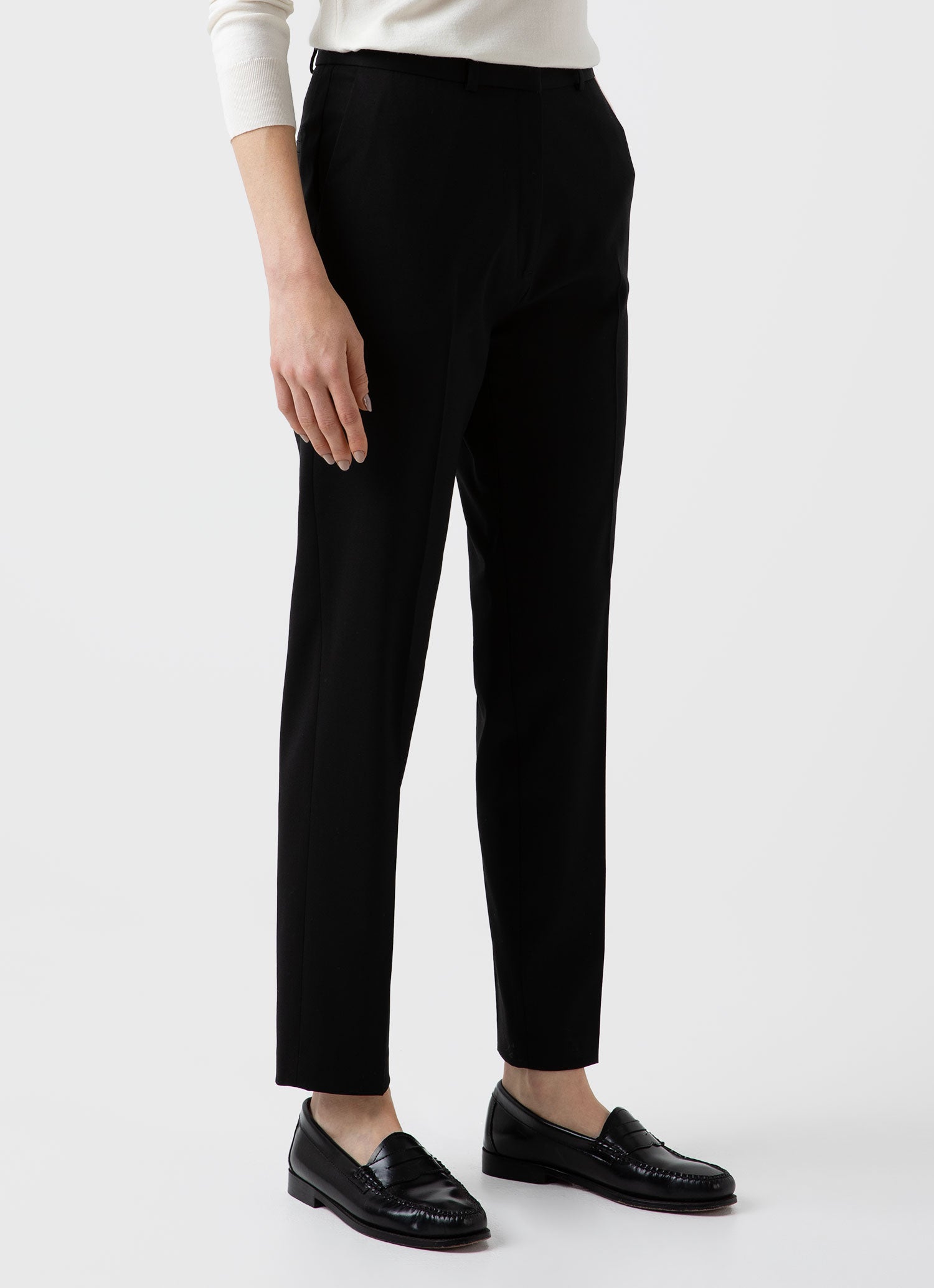 Women's Tapered Trouser in Black